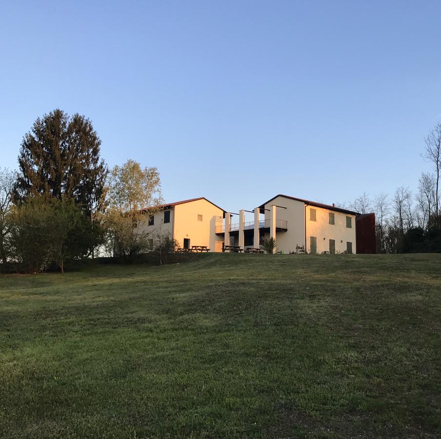 Cascina Monte Diviso Hostel Галарате Екстериор снимка