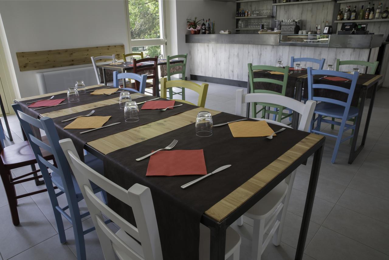 Cascina Monte Diviso Hostel Галарате Екстериор снимка