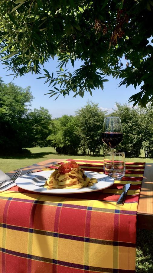 Cascina Monte Diviso Hostel Галарате Екстериор снимка