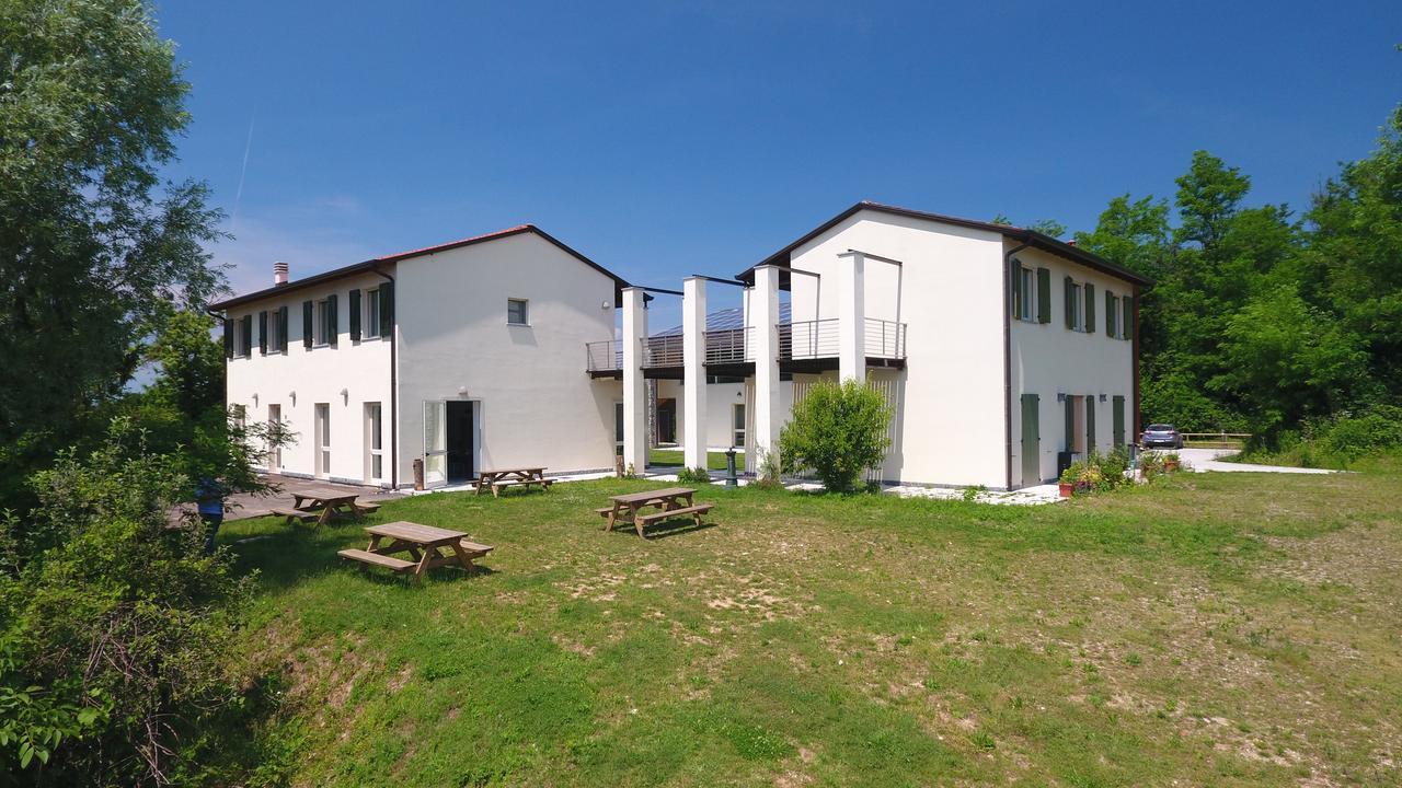 Cascina Monte Diviso Hostel Галарате Екстериор снимка