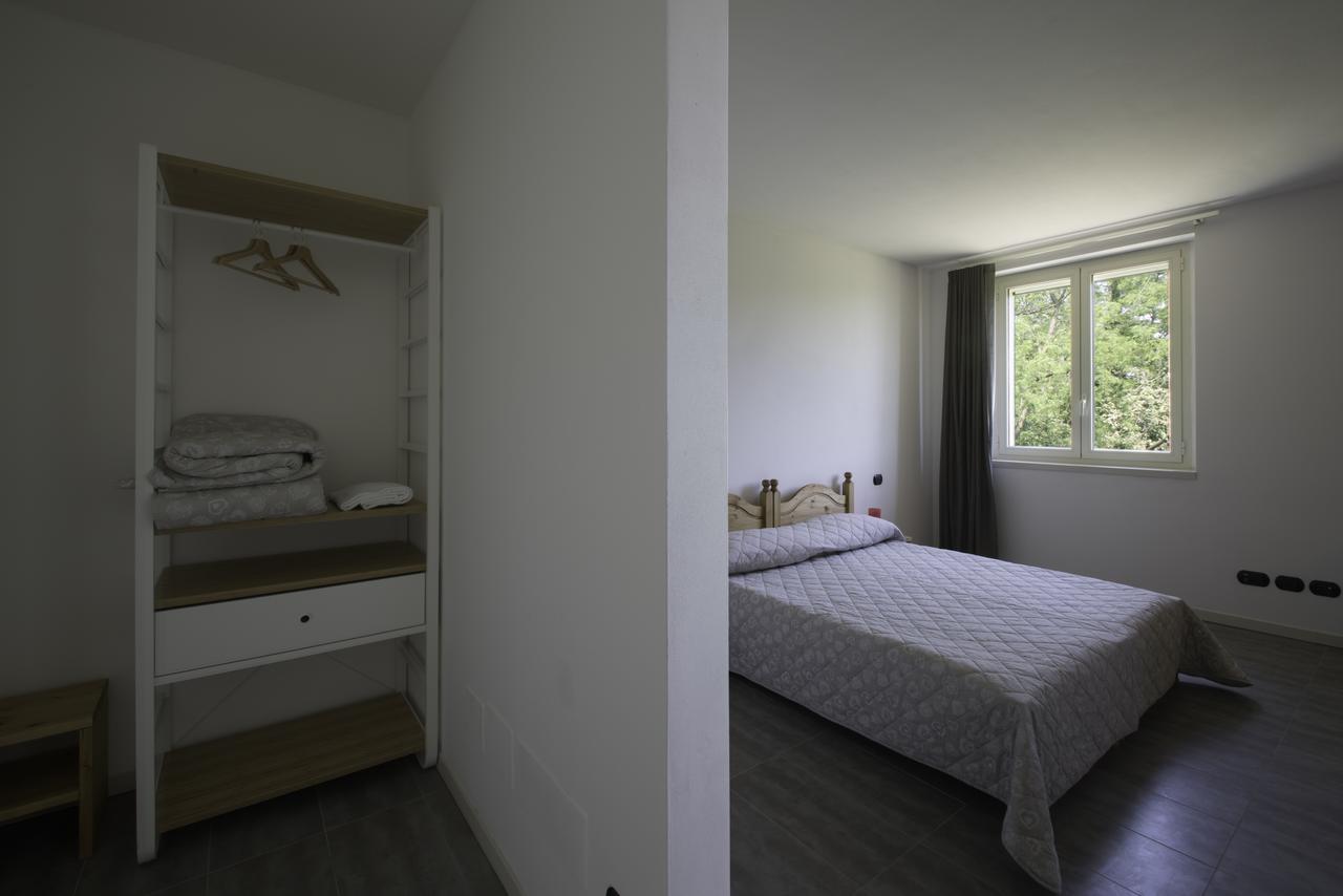 Cascina Monte Diviso Hostel Галарате Екстериор снимка