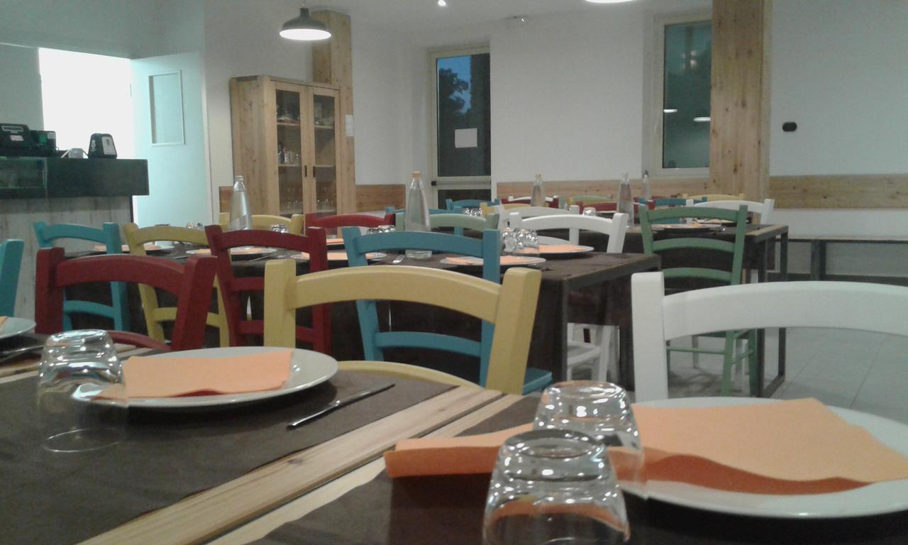 Cascina Monte Diviso Hostel Галарате Екстериор снимка