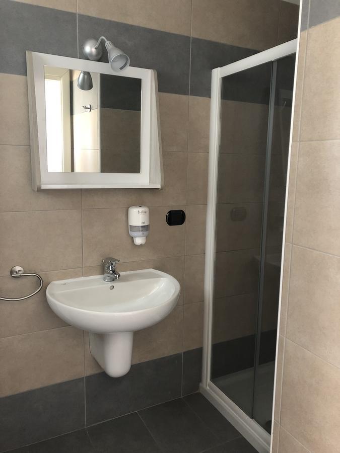 Cascina Monte Diviso Hostel Галарате Екстериор снимка